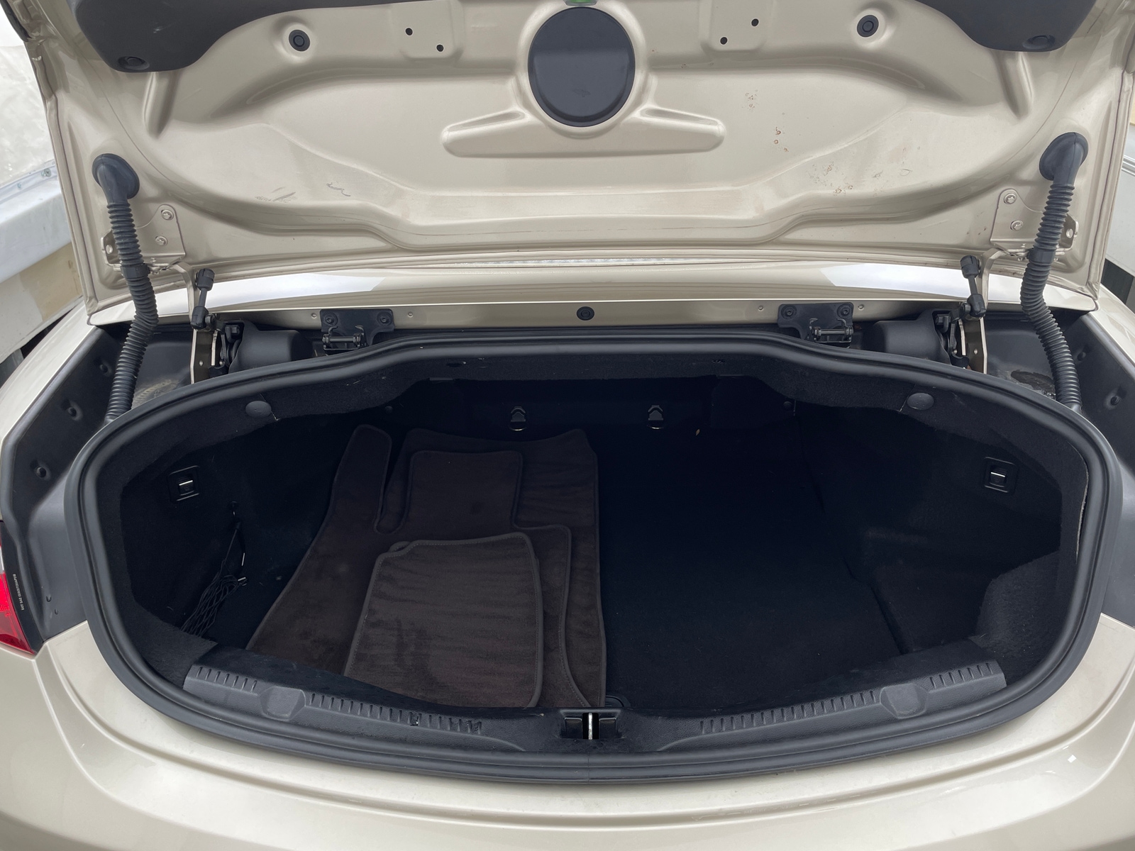 Thumbnail: 2018 Mercedes-Benz E-Class - 2