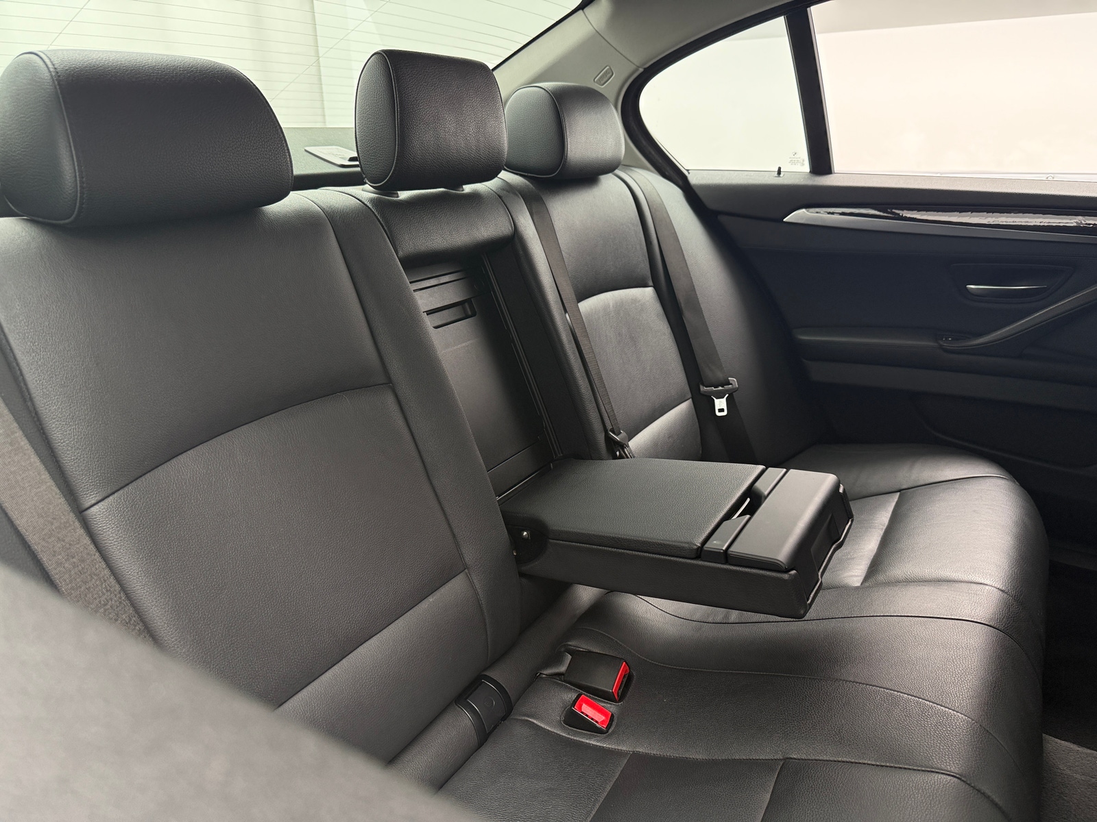 Thumbnail: 2014 BMW 5 Series - 5