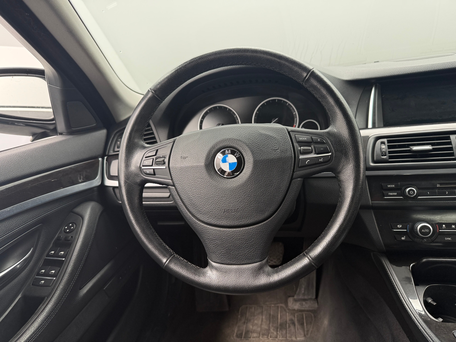 Thumbnail: 2014 BMW 5 Series - 4