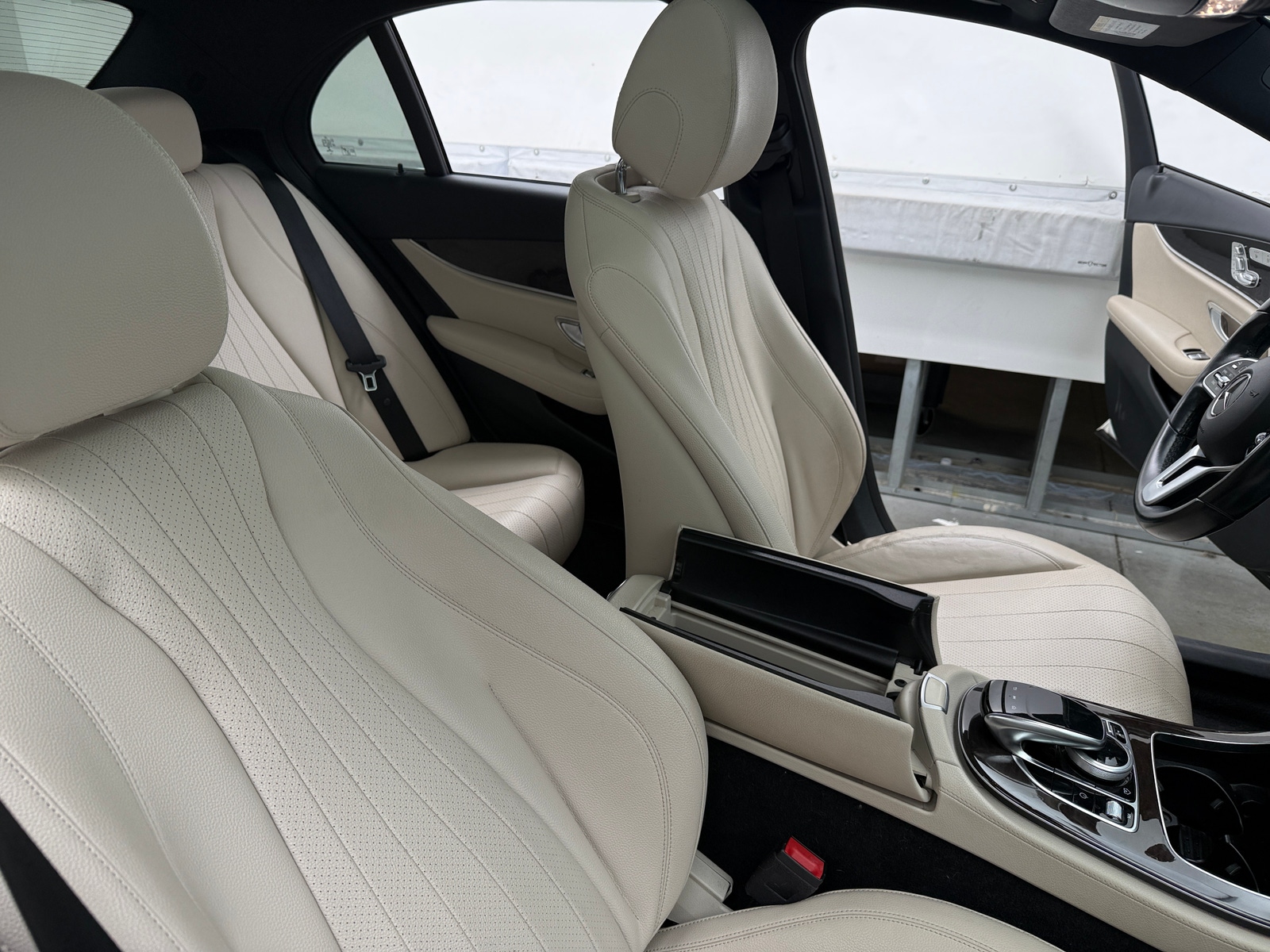 Thumbnail: 2019 Mercedes-Benz E-Class - 2