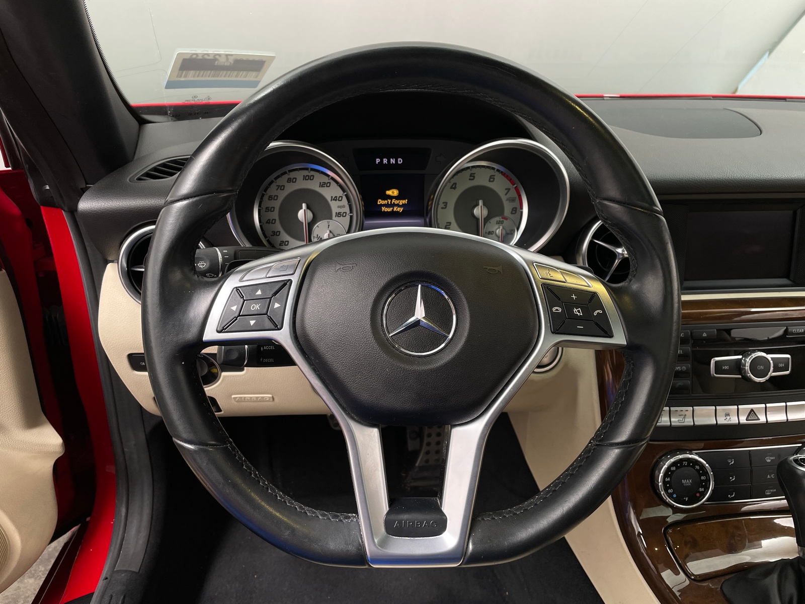 Thumbnail: 2015 Mercedes-Benz SLK - 4