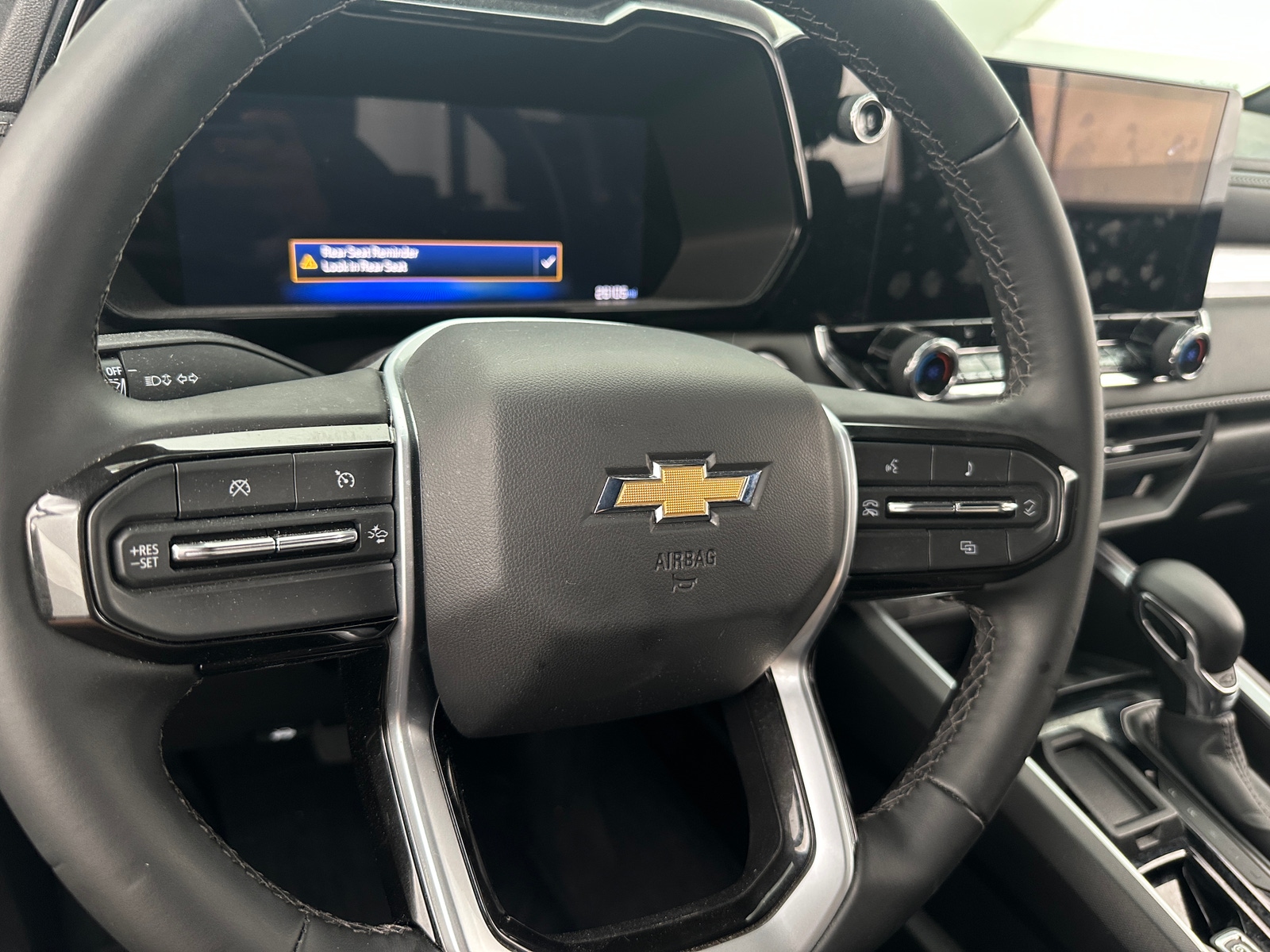 Thumbnail: 2024 Chevrolet Colorado - 5