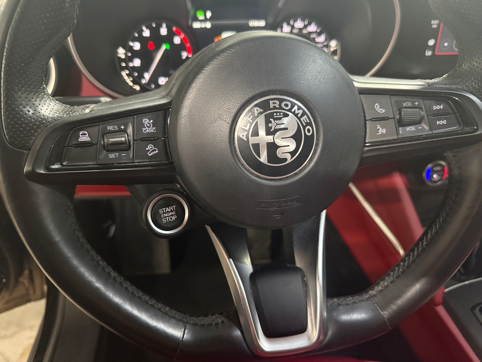 Thumbnail: 2021 Alfa Romeo Stelvio - 4