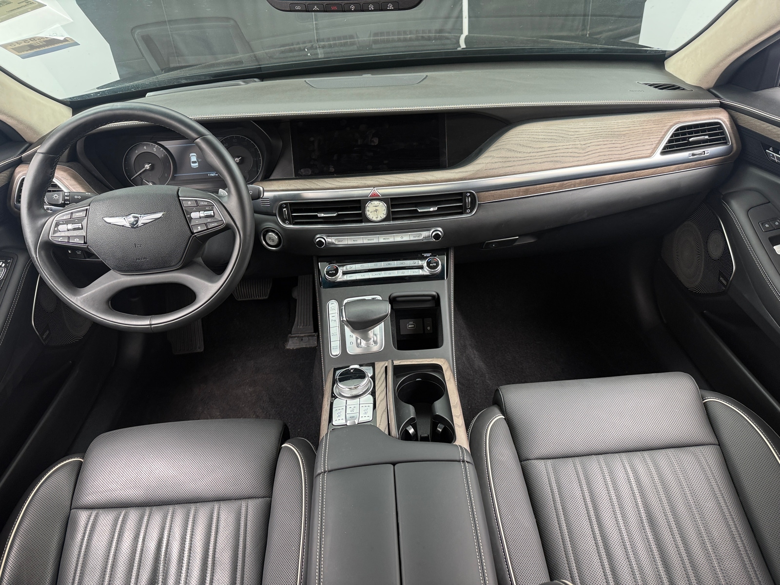 Thumbnail: 2022 Genesis G90 - 2