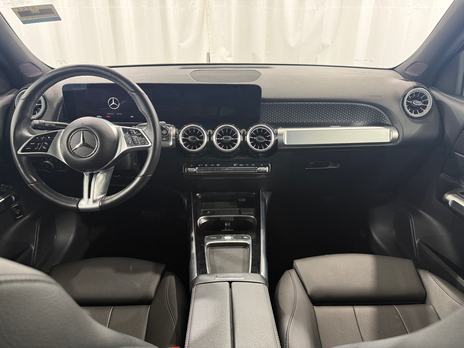 Thumbnail: 2025 Mercedes-Benz GLB - 2