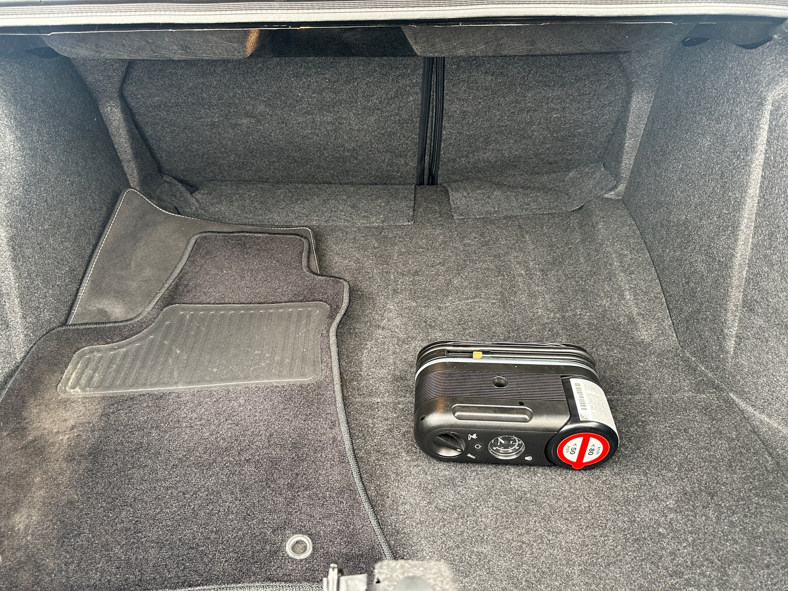 Thumbnail: 2018 Dodge Challenger - 4