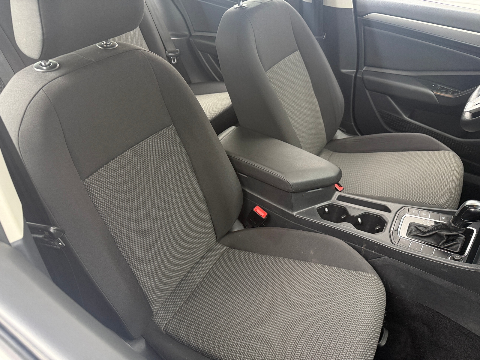 Thumbnail: 2019 Volkswagen Jetta - 2