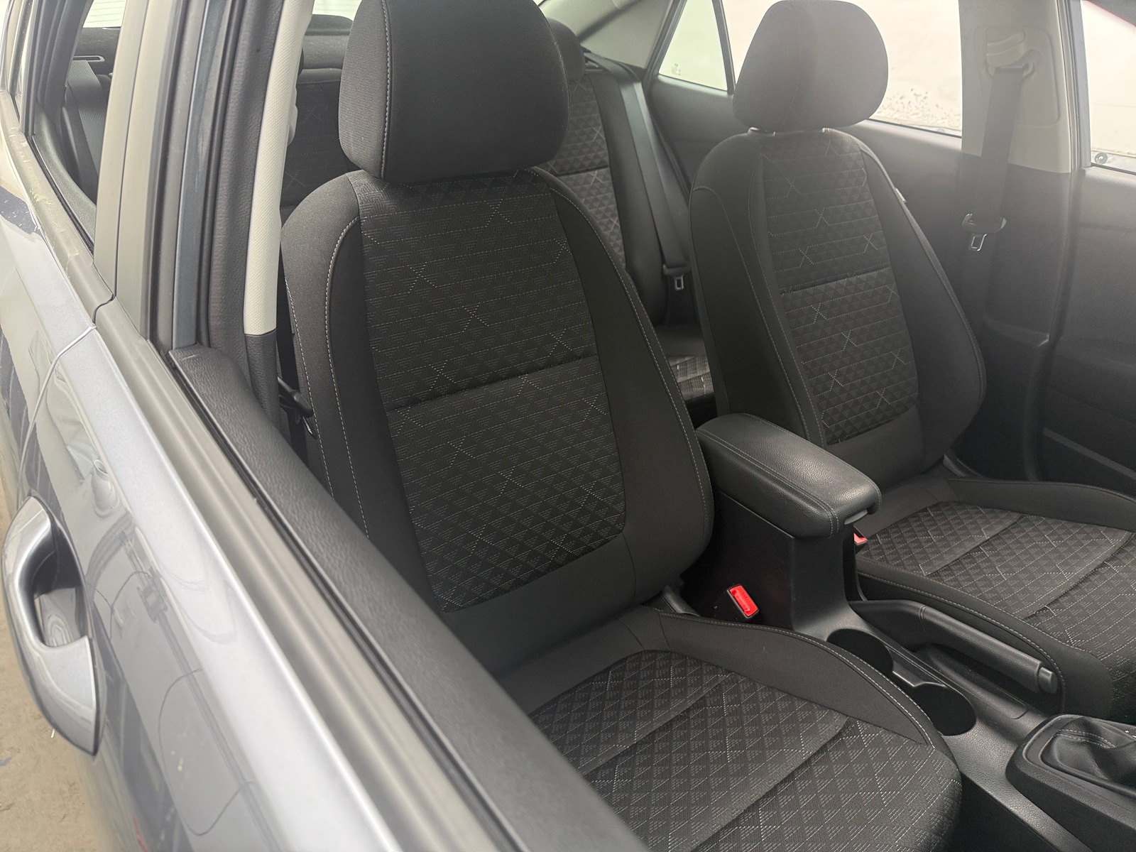 Thumbnail: 2020 Kia Rio - 2