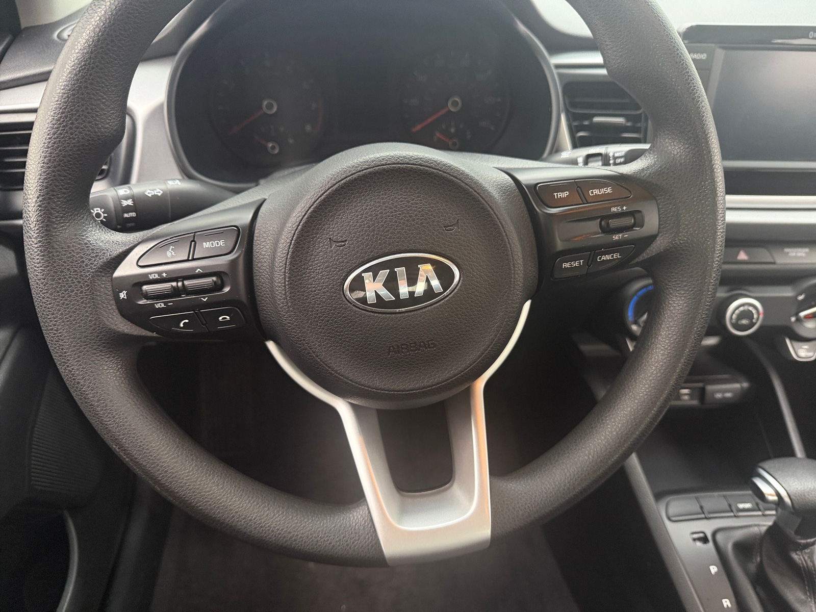 Thumbnail: 2020 Kia Rio - 5