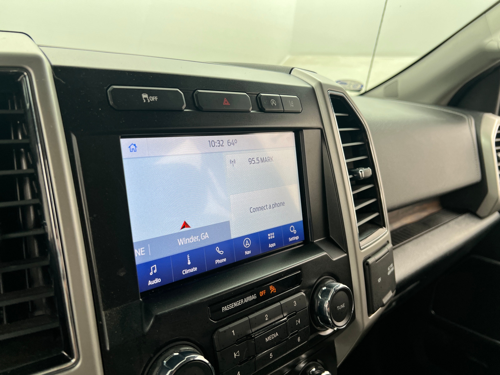 Thumbnail: 2020 Ford Econoline - 3