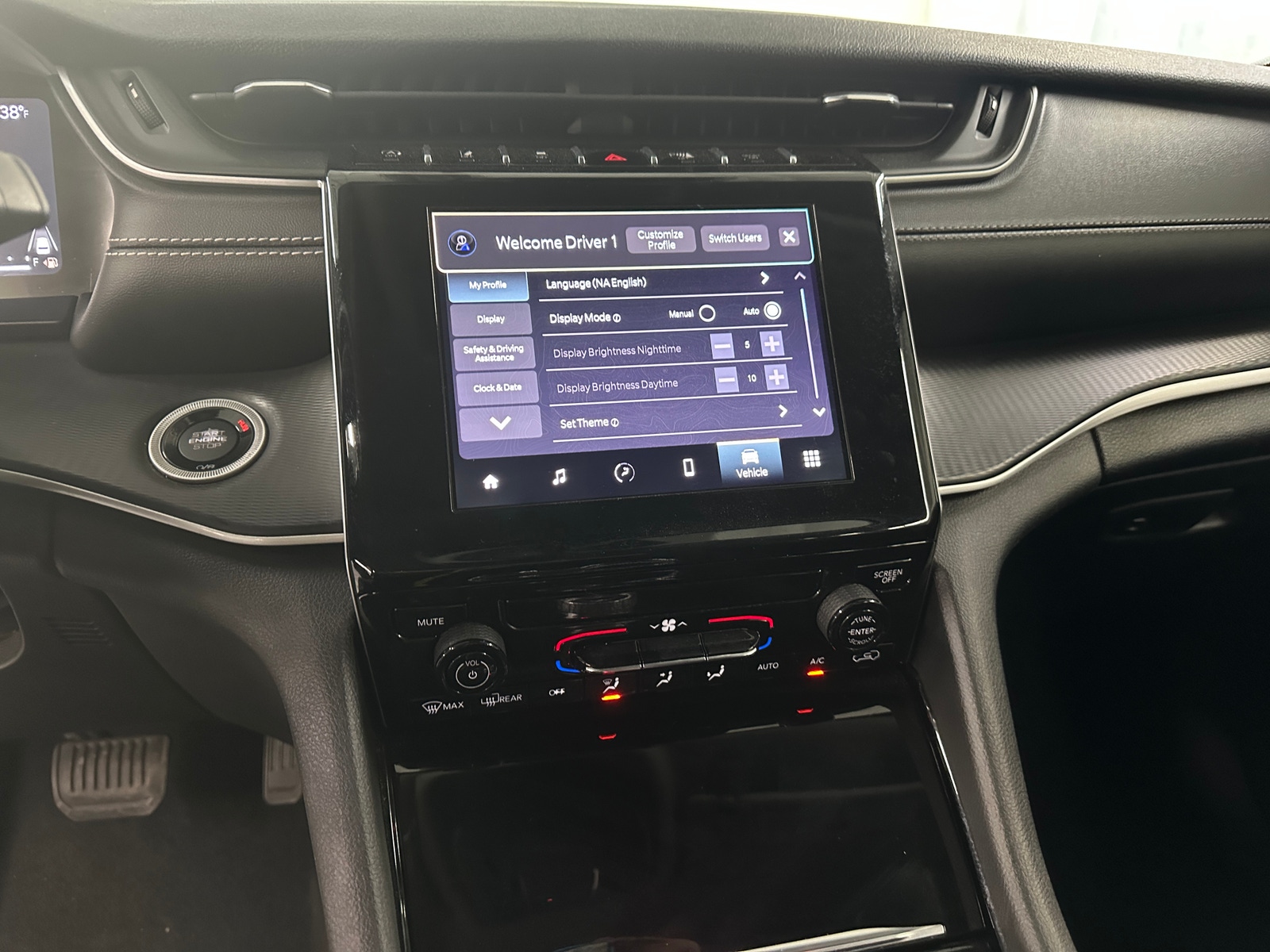 Thumbnail: 2023 Jeep Grand Cherokee - 4