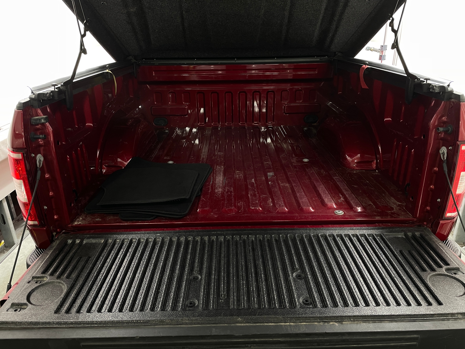 Thumbnail: 2018 Ford Econoline - 7