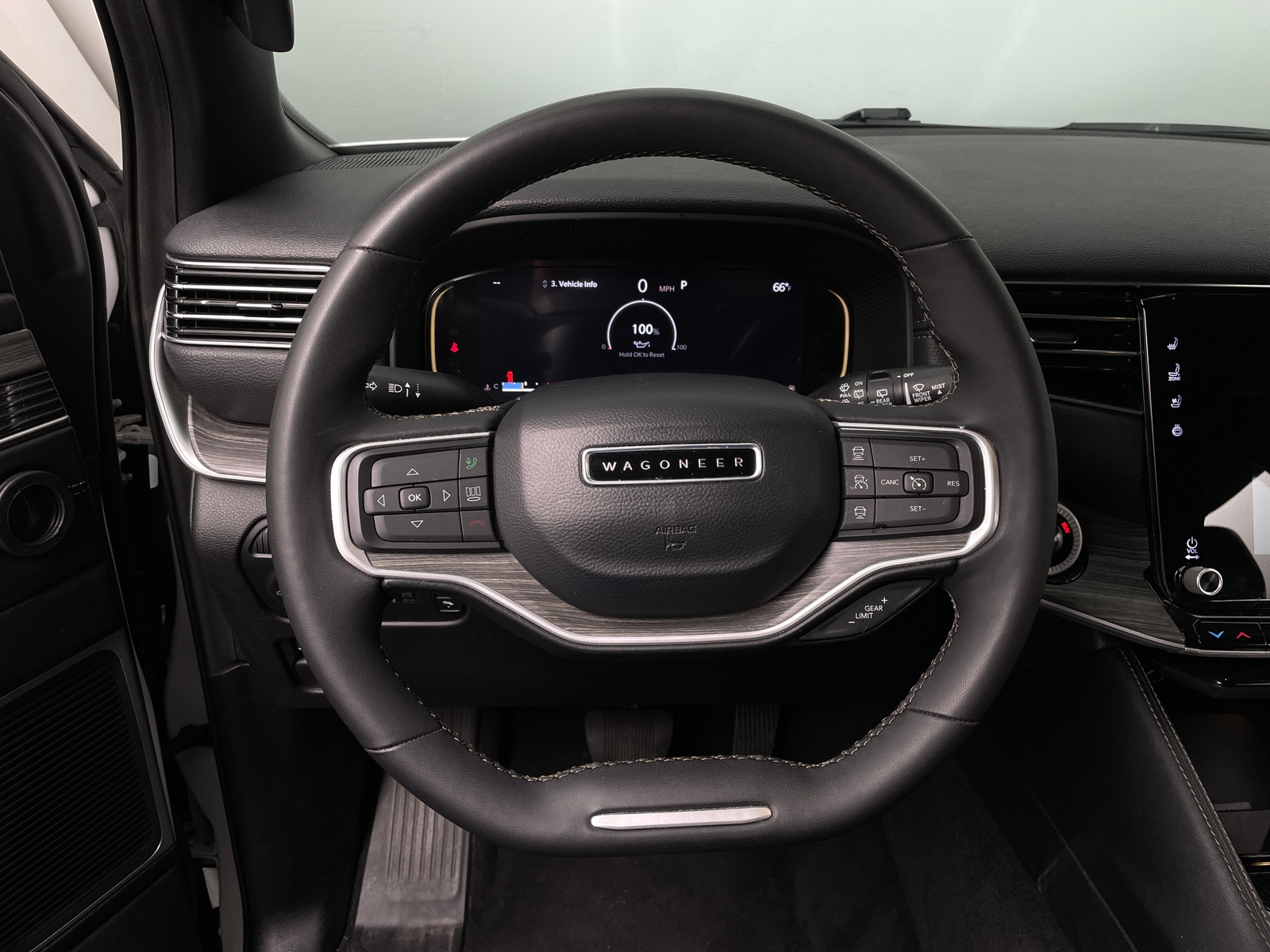 Thumbnail: 2024 Jeep Wagoneer - 4