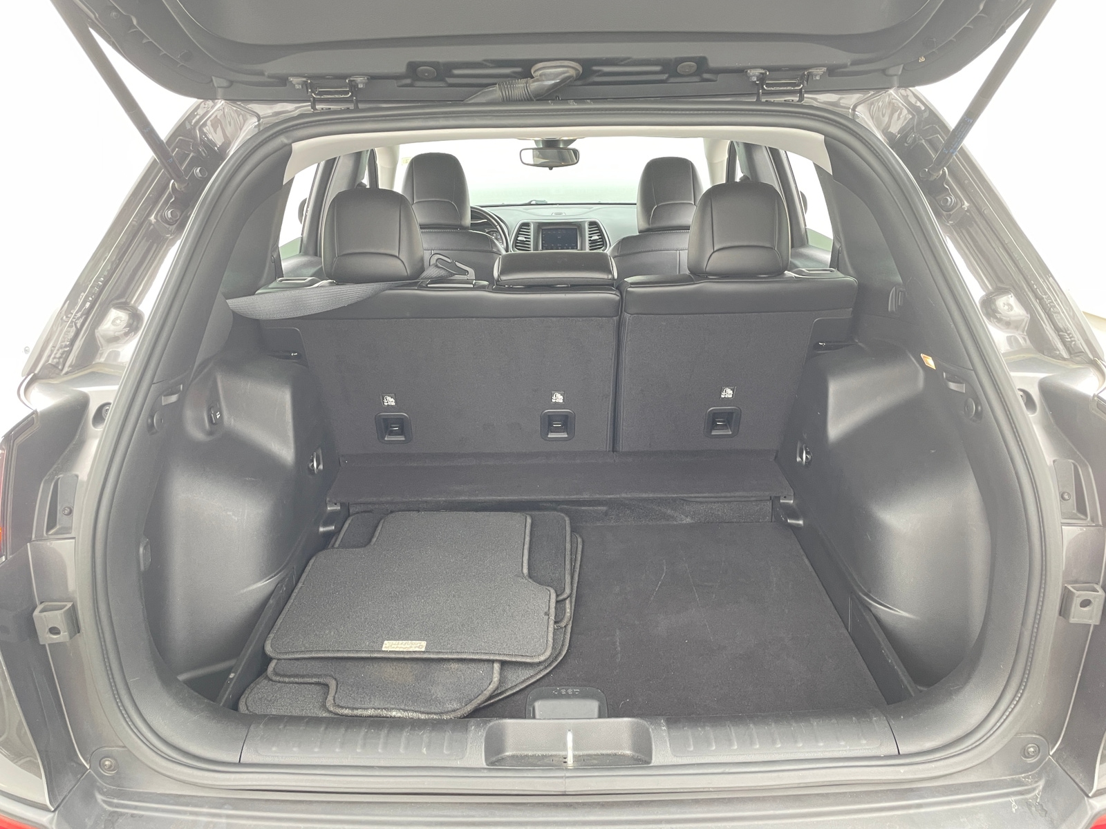 Thumbnail: 2021 Jeep Cherokee - 6