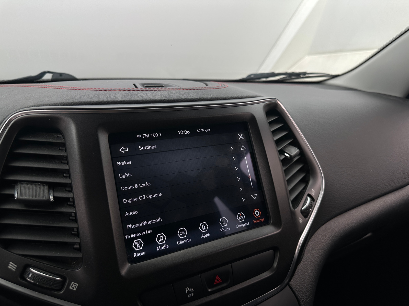 Thumbnail: 2019 Jeep Cherokee - 4