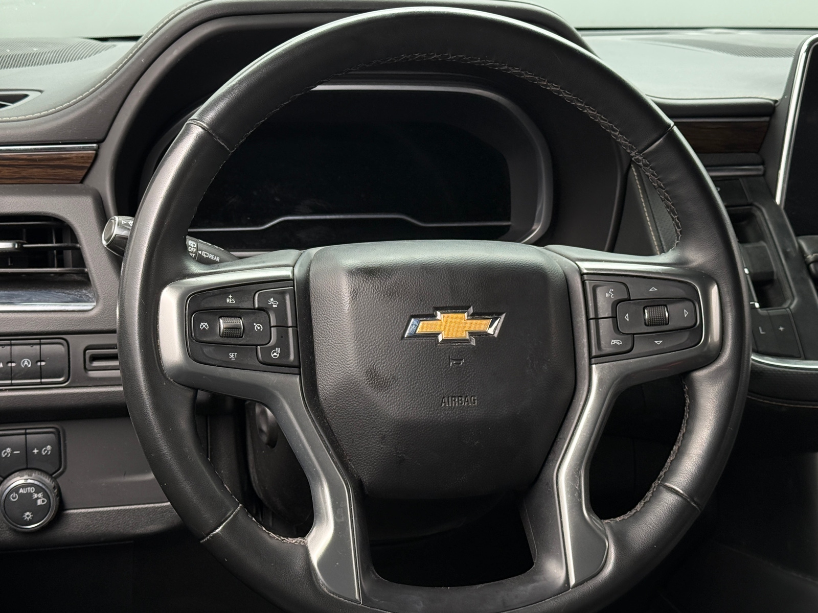 Thumbnail: 2023 Chevrolet Suburban - 4