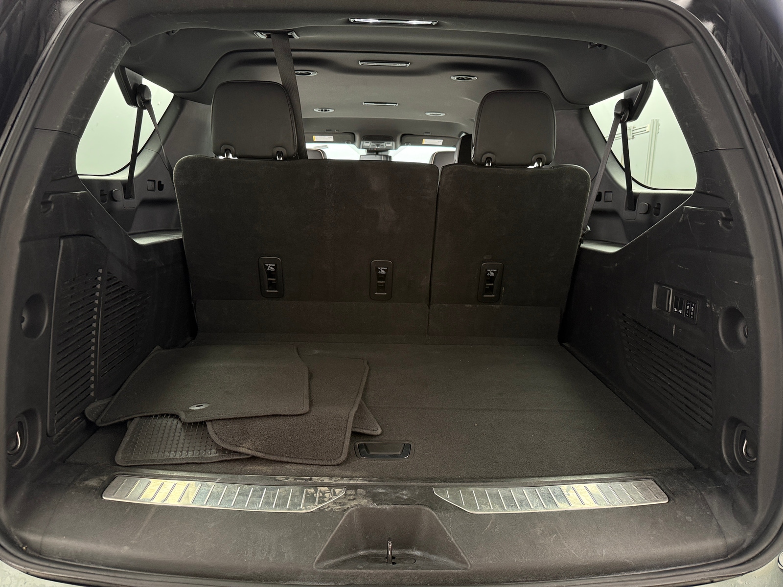 Thumbnail: 2023 Chevrolet Suburban - 6