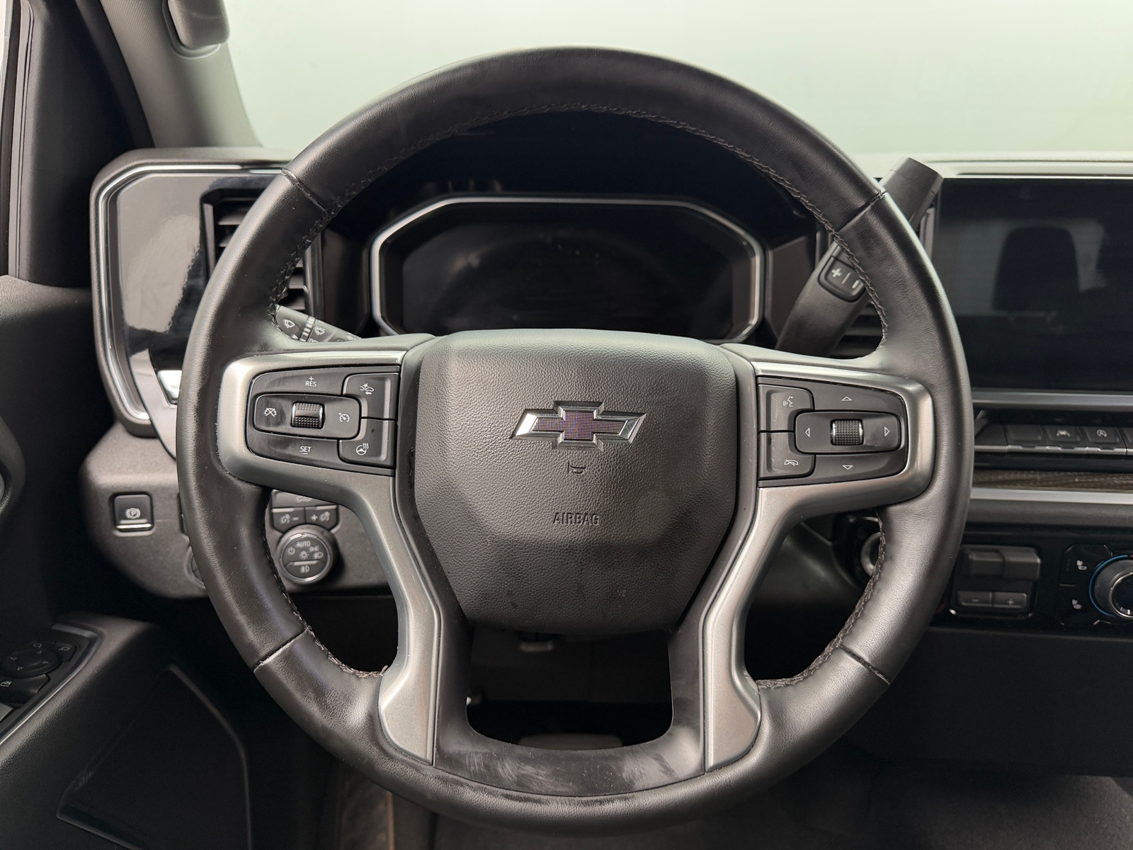 Thumbnail: 2026 Chevrolet Silverado 1500 - 5