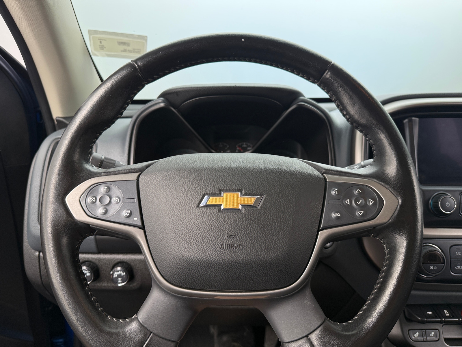 Thumbnail: 2022 Chevrolet Colorado - 4