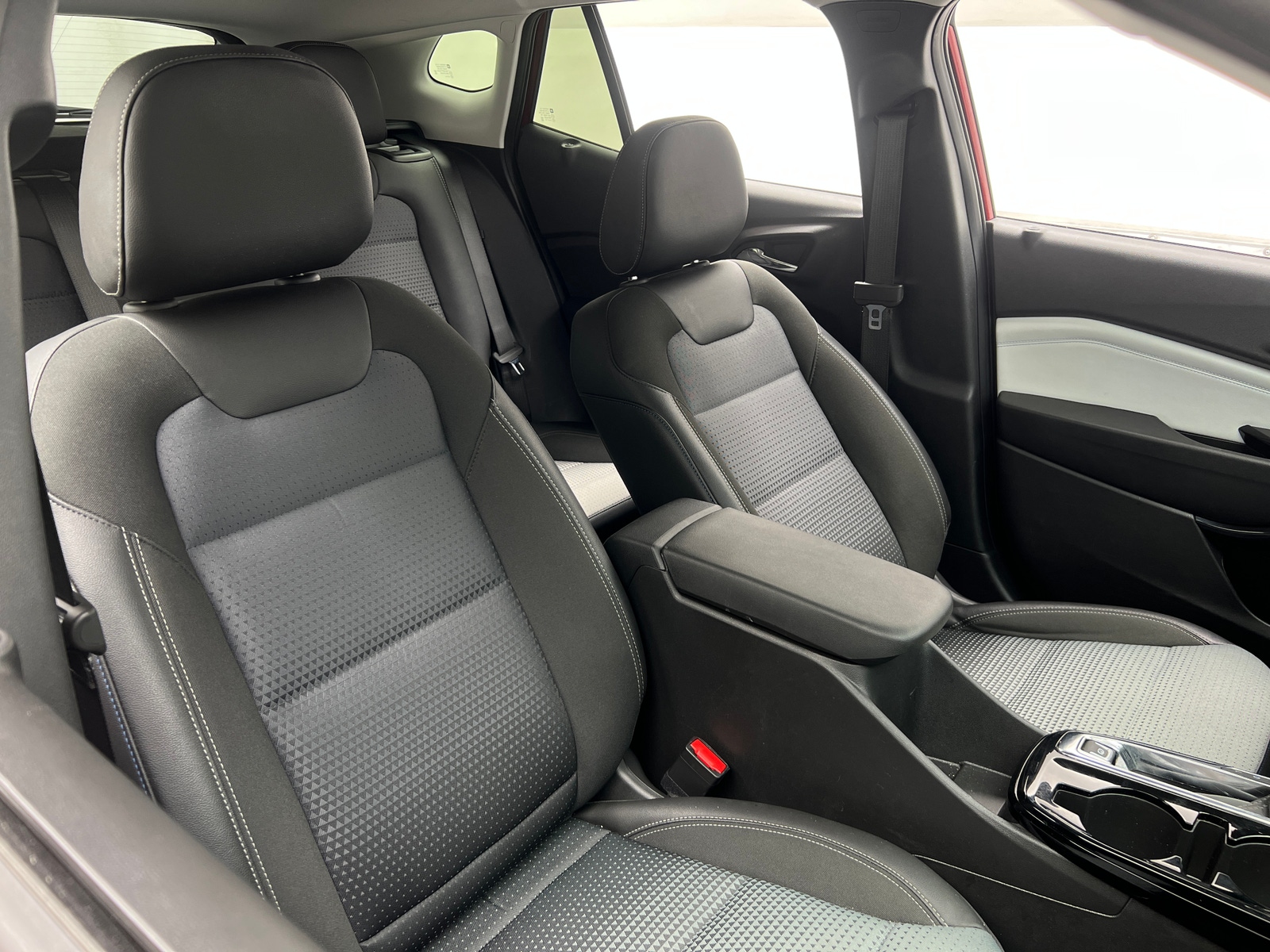 Thumbnail: 2025 Chevrolet Trax - 2