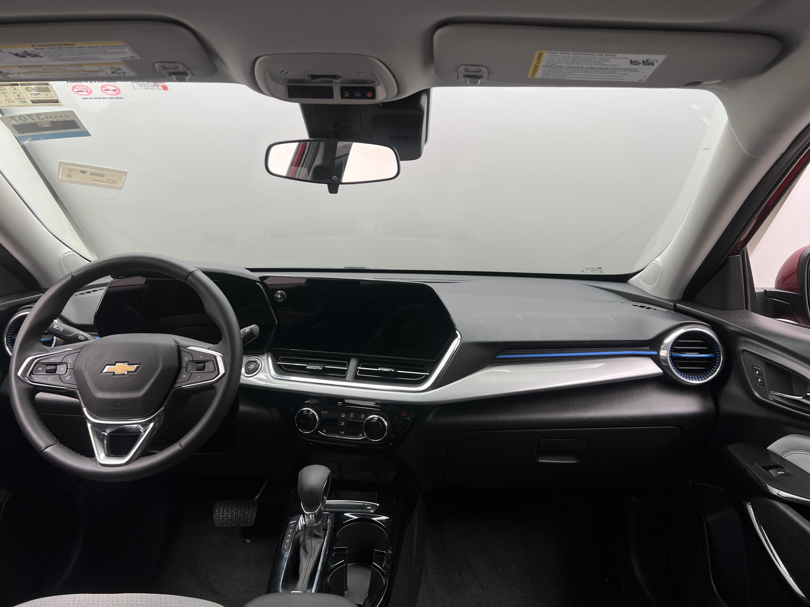 Thumbnail: 2025 Chevrolet Trax - 3