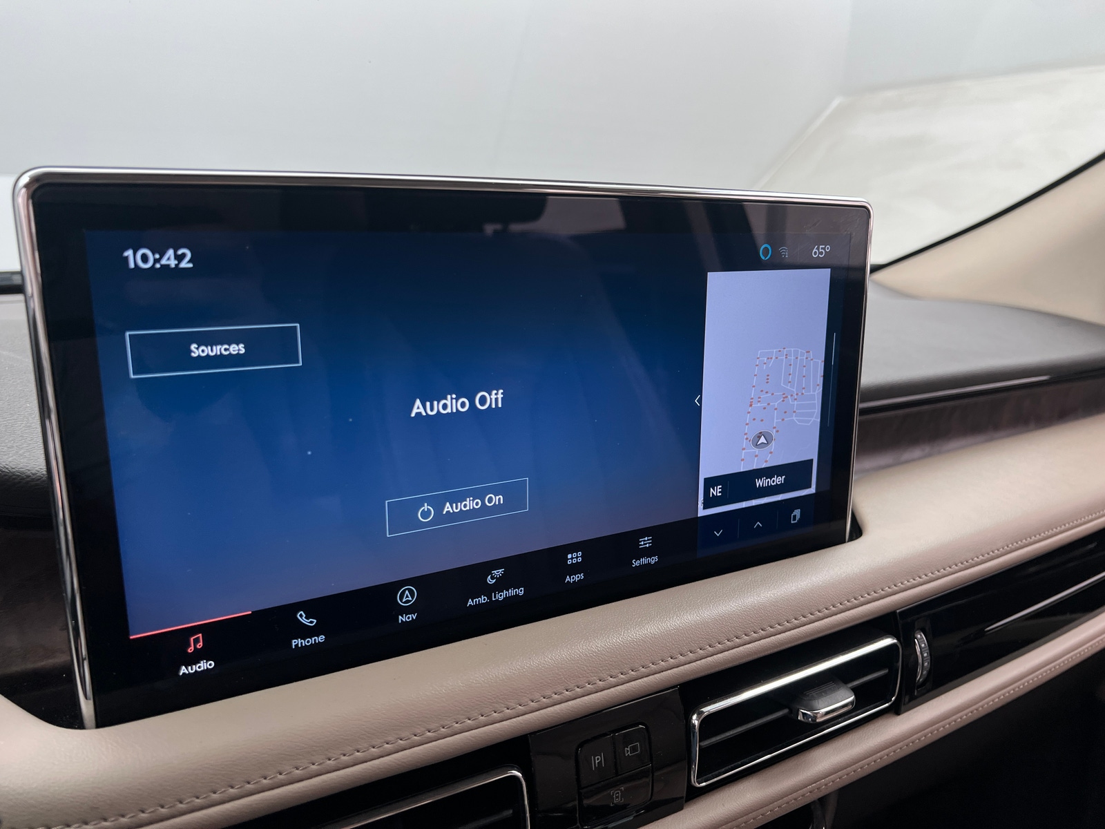 Thumbnail: 2023 Lincoln Nautilus - 3