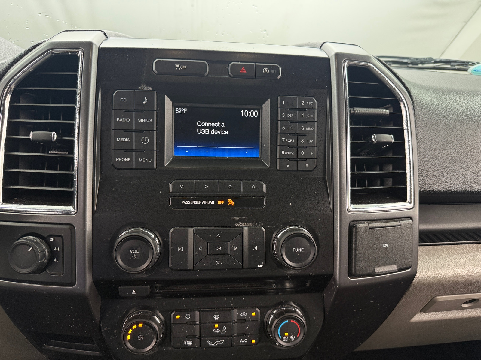 Thumbnail: 2016 Ford Econoline - 4