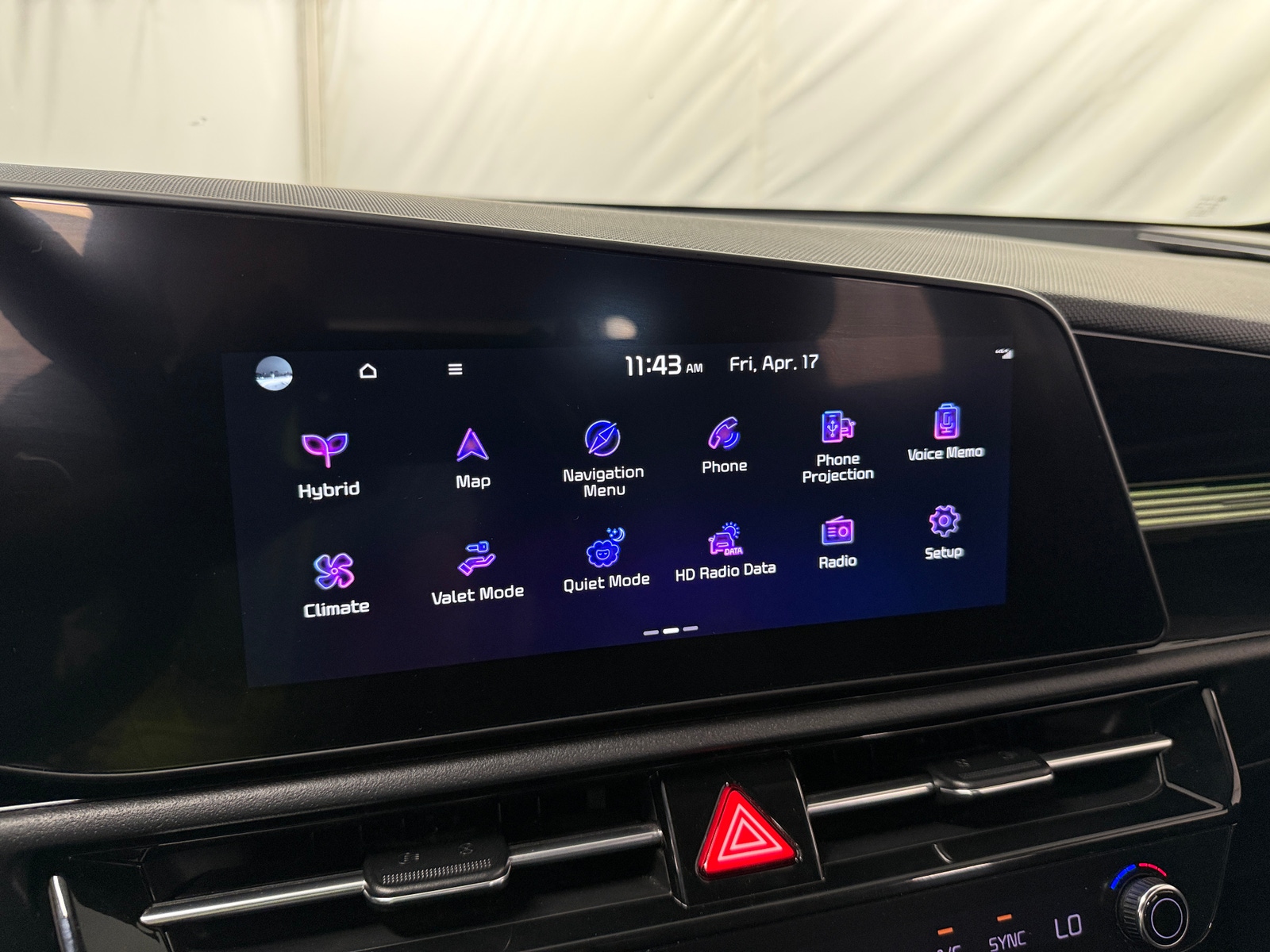 Thumbnail: 2023 Kia Niro - 3