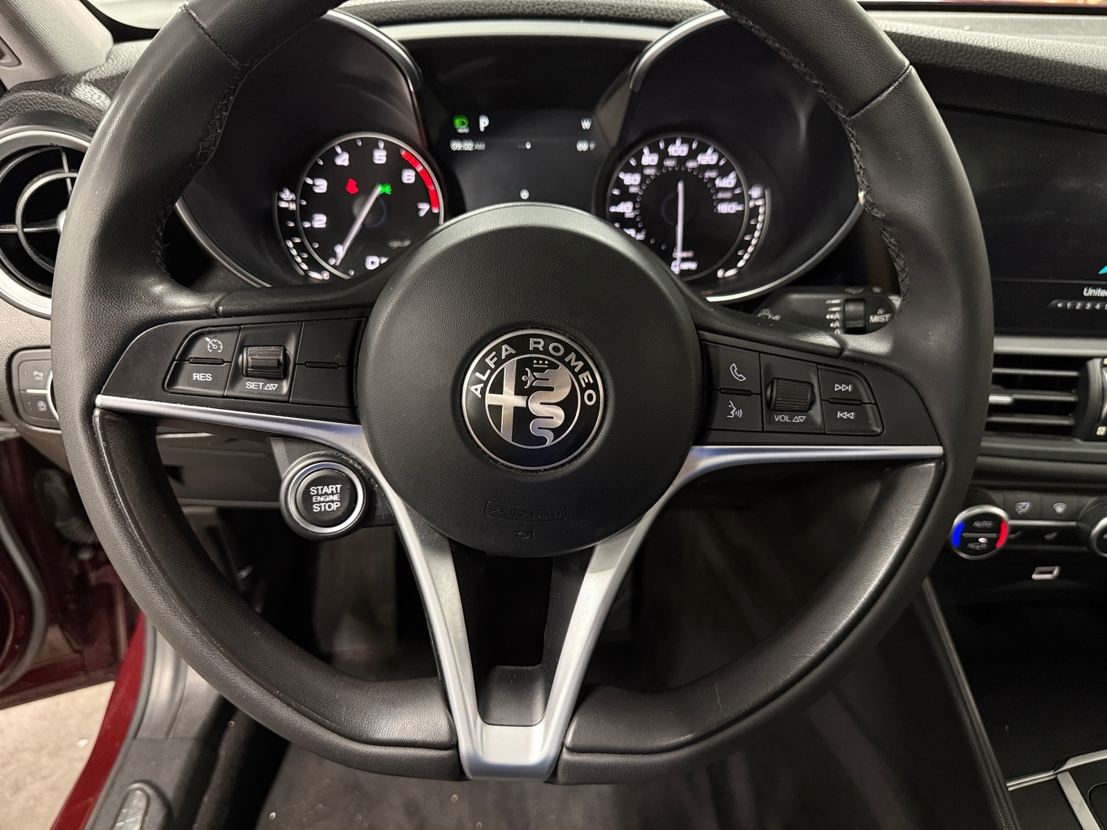 Thumbnail: 2018 Alfa Romeo Giulia - 4