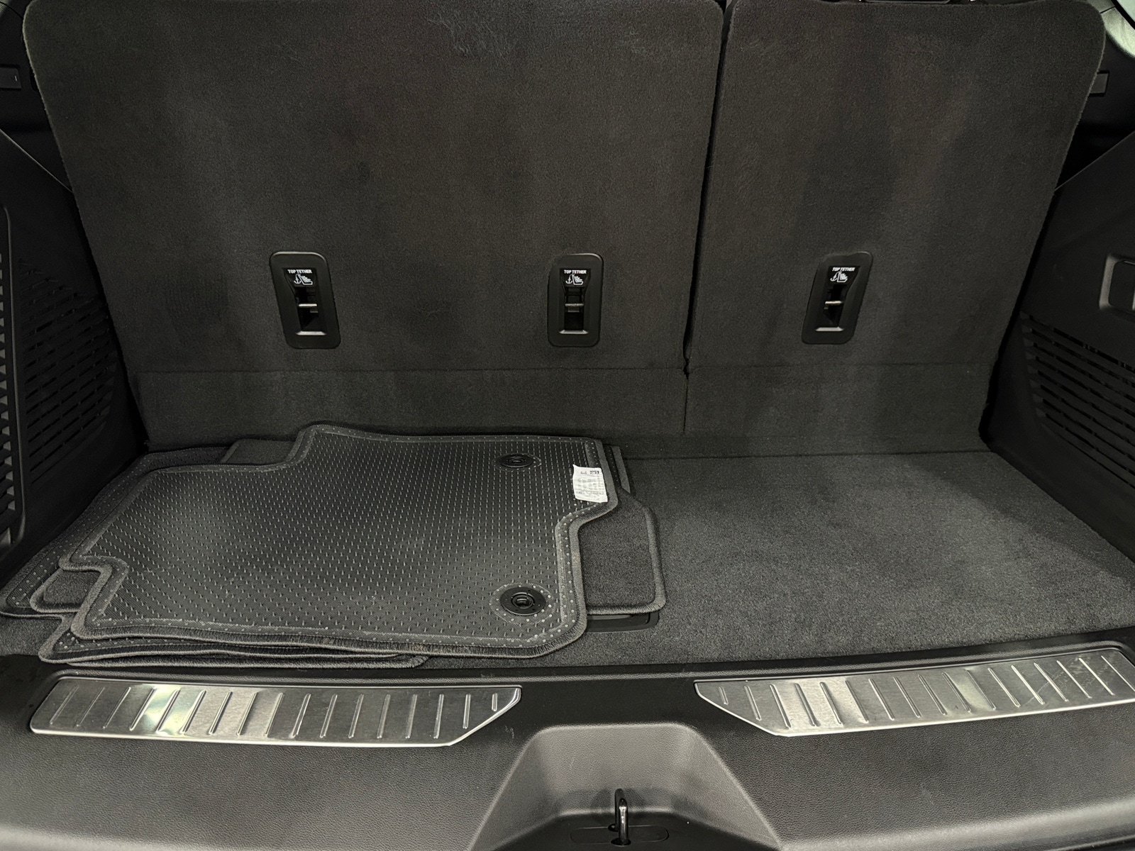 Thumbnail: 2024 Chevrolet Tahoe - 6