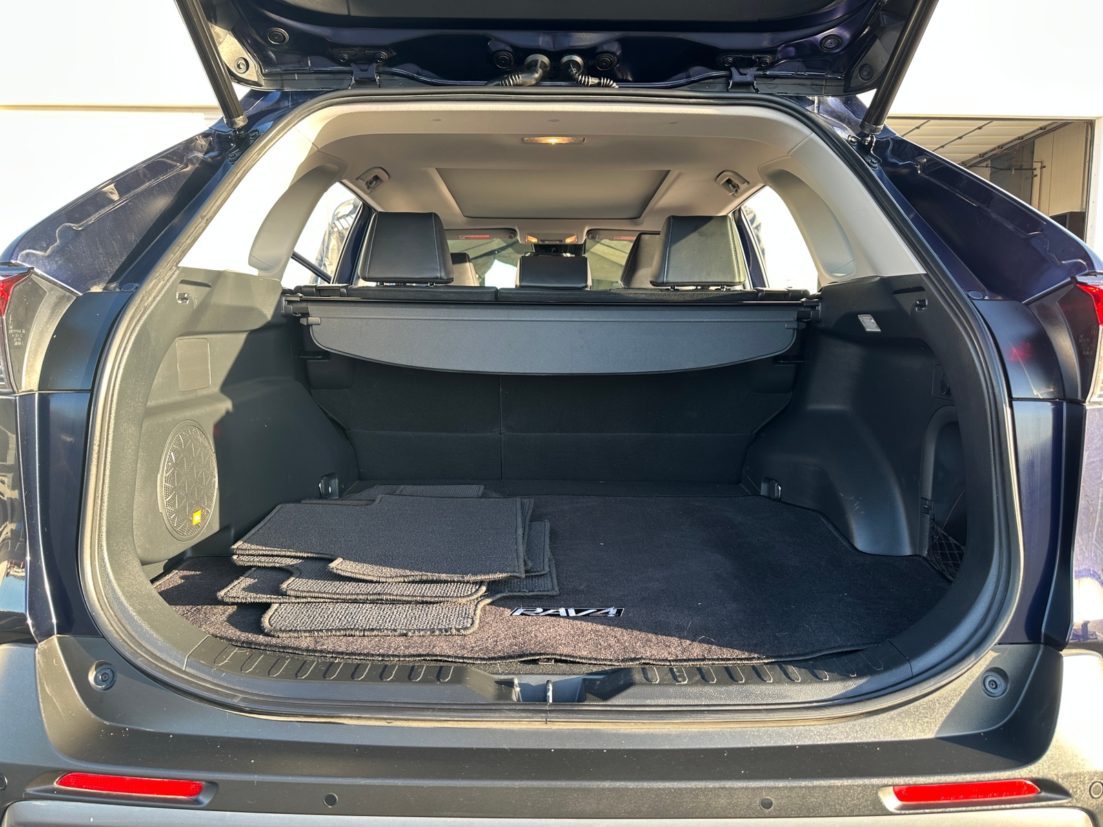 Thumbnail: 2019 Toyota RAV4 - 6