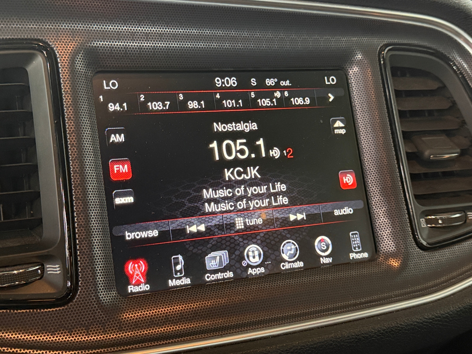 Thumbnail: 2015 Dodge Challenger - 2