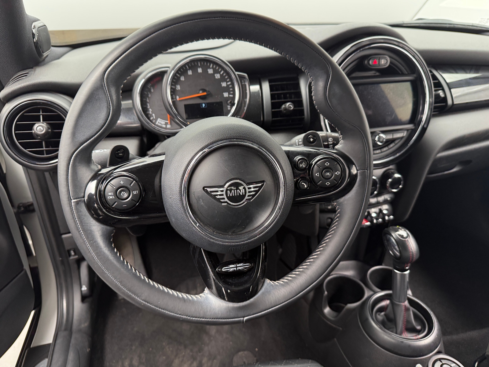 Thumbnail: 2019 MINI Cooper Hardtop - 4