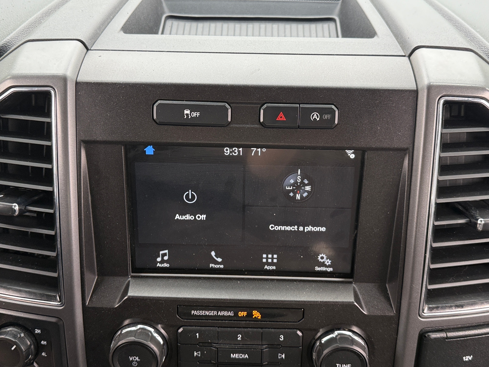 Thumbnail: 2018 Ford Econoline - 4