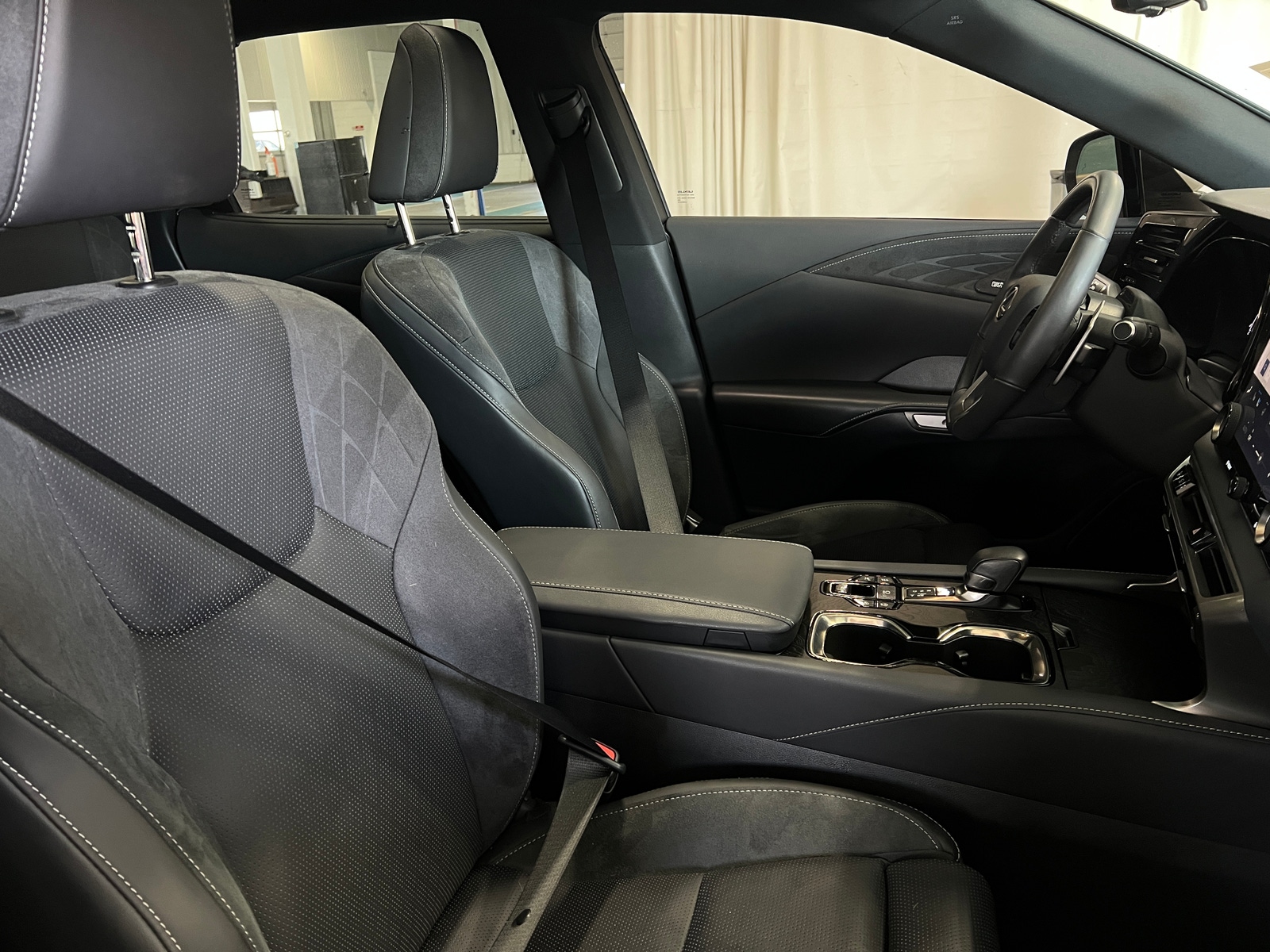 Thumbnail: 2024 Lexus RX - 2