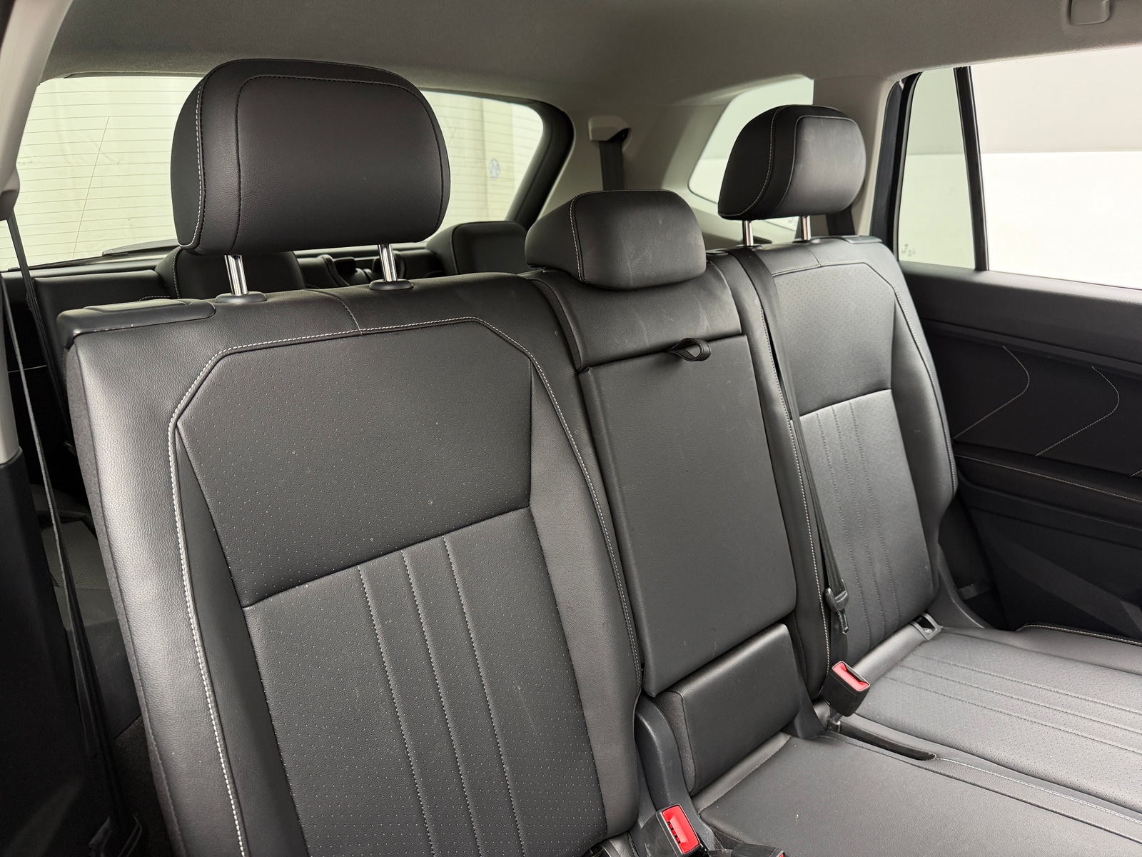 Thumbnail: 2023 Volkswagen Tiguan - 5