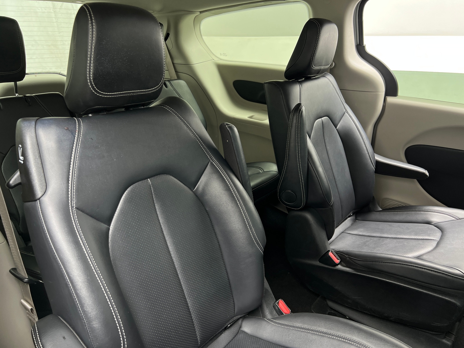 Thumbnail: 2024 Chrysler Pacifica - 5