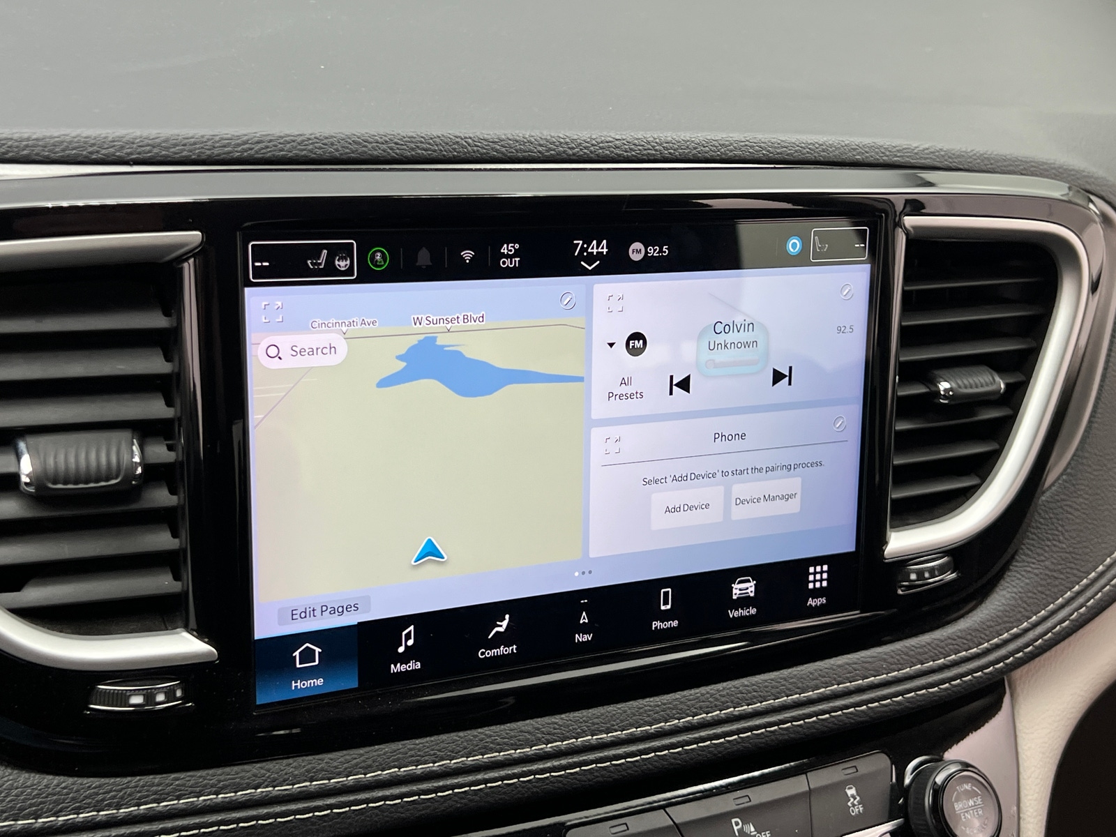 Thumbnail: 2024 Chrysler Pacifica - 3