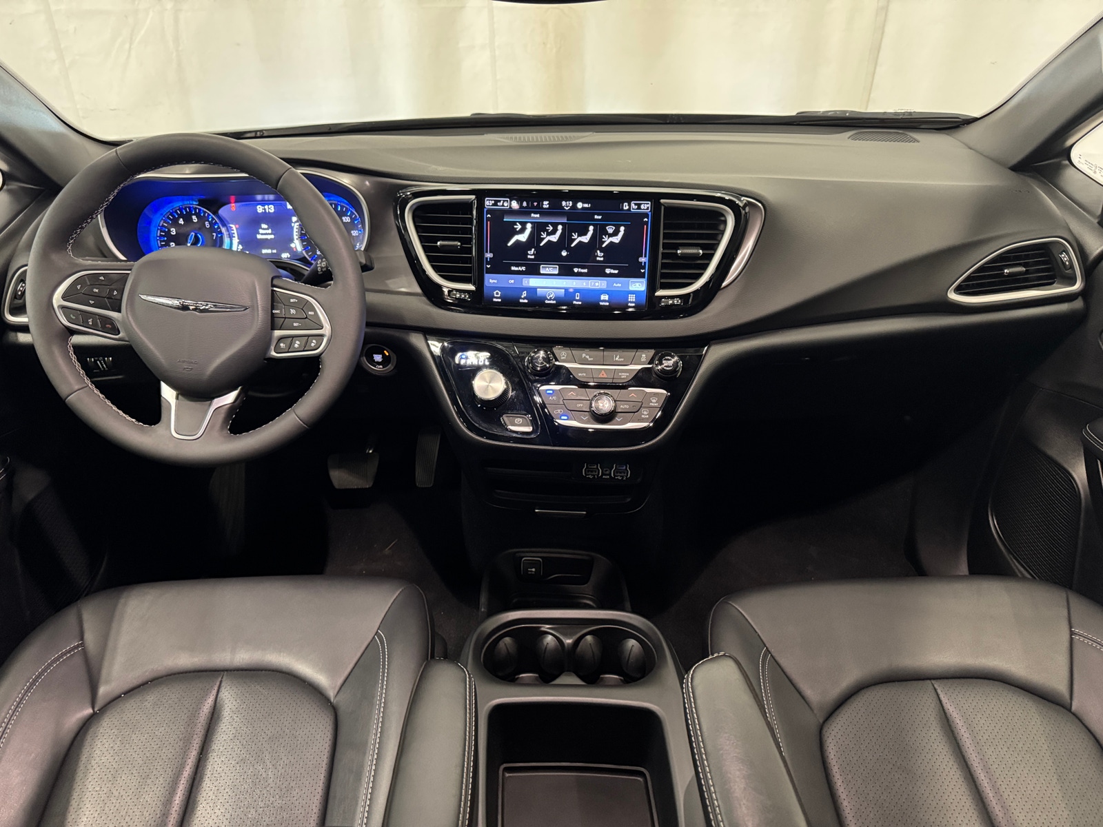 Thumbnail: 2025 Chrysler Pacifica - 3