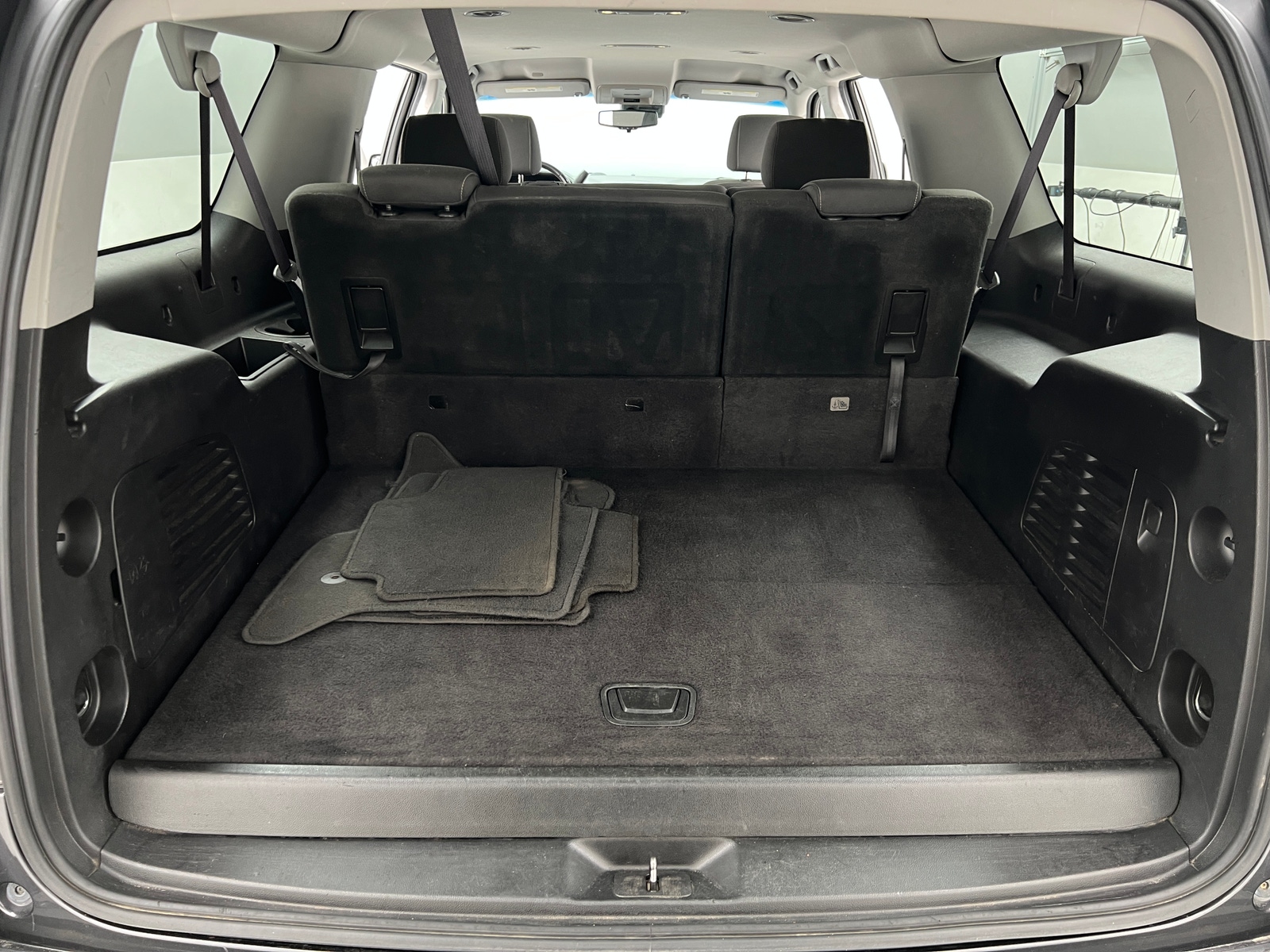 Thumbnail: 2017 Chevrolet Suburban - 7