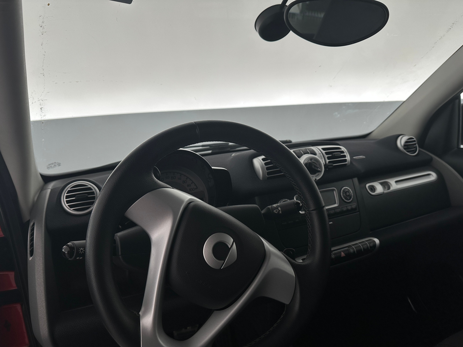 Thumbnail: 2012 smart fortwo - 3