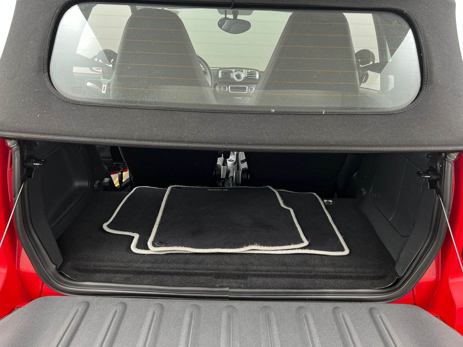 Thumbnail: 2012 smart fortwo - 6