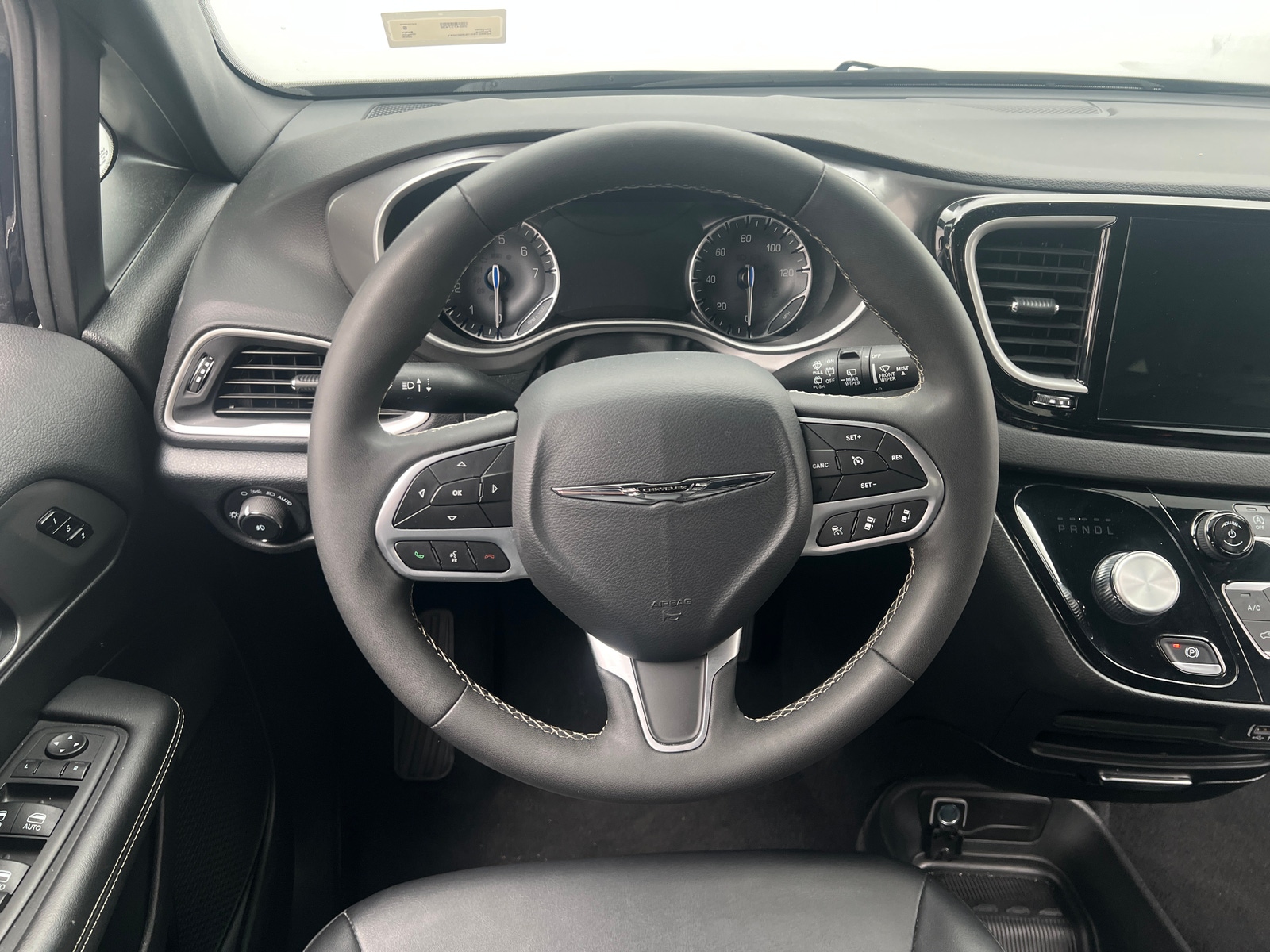 Thumbnail: 2025 Chrysler Pacifica - 4