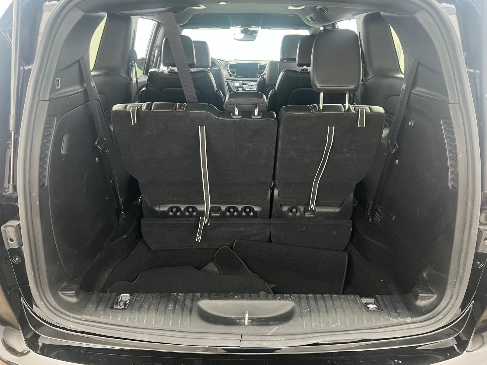 Thumbnail: 2025 Chrysler Pacifica - 6