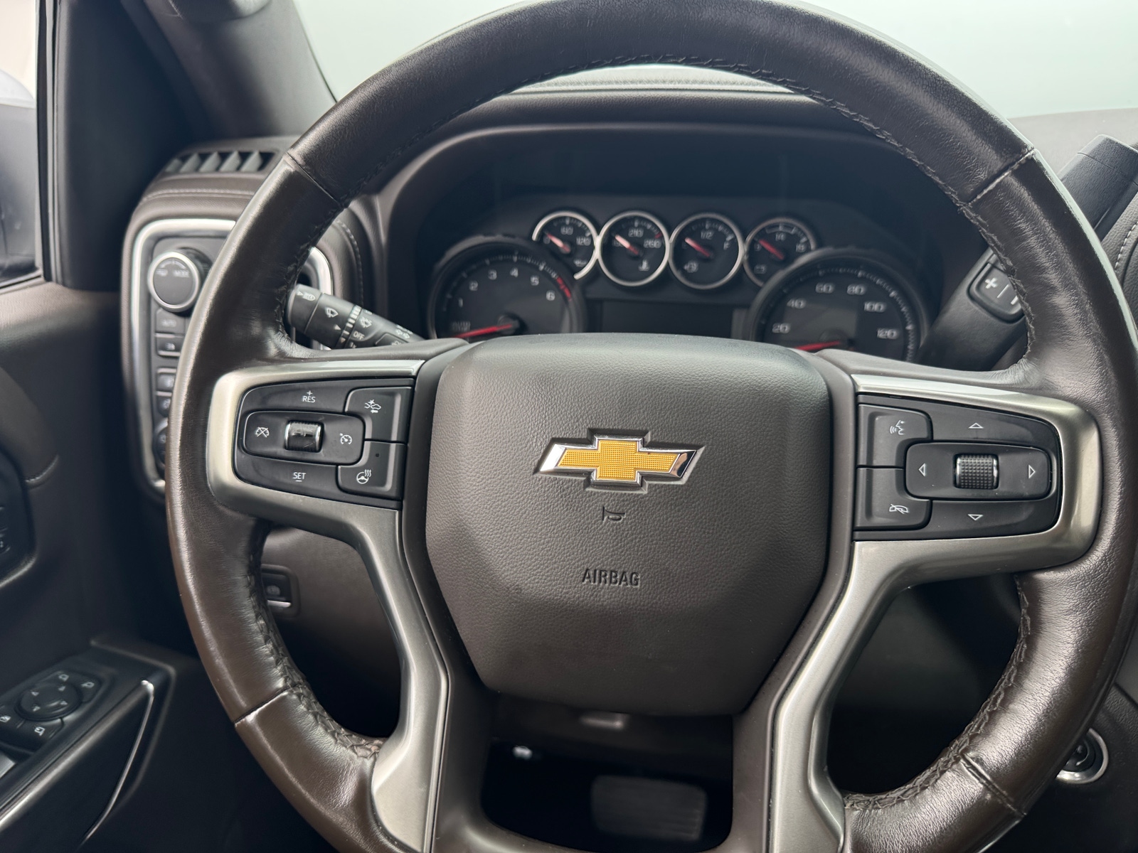 Thumbnail: 2021 Chevrolet Silverado 1500 - 4