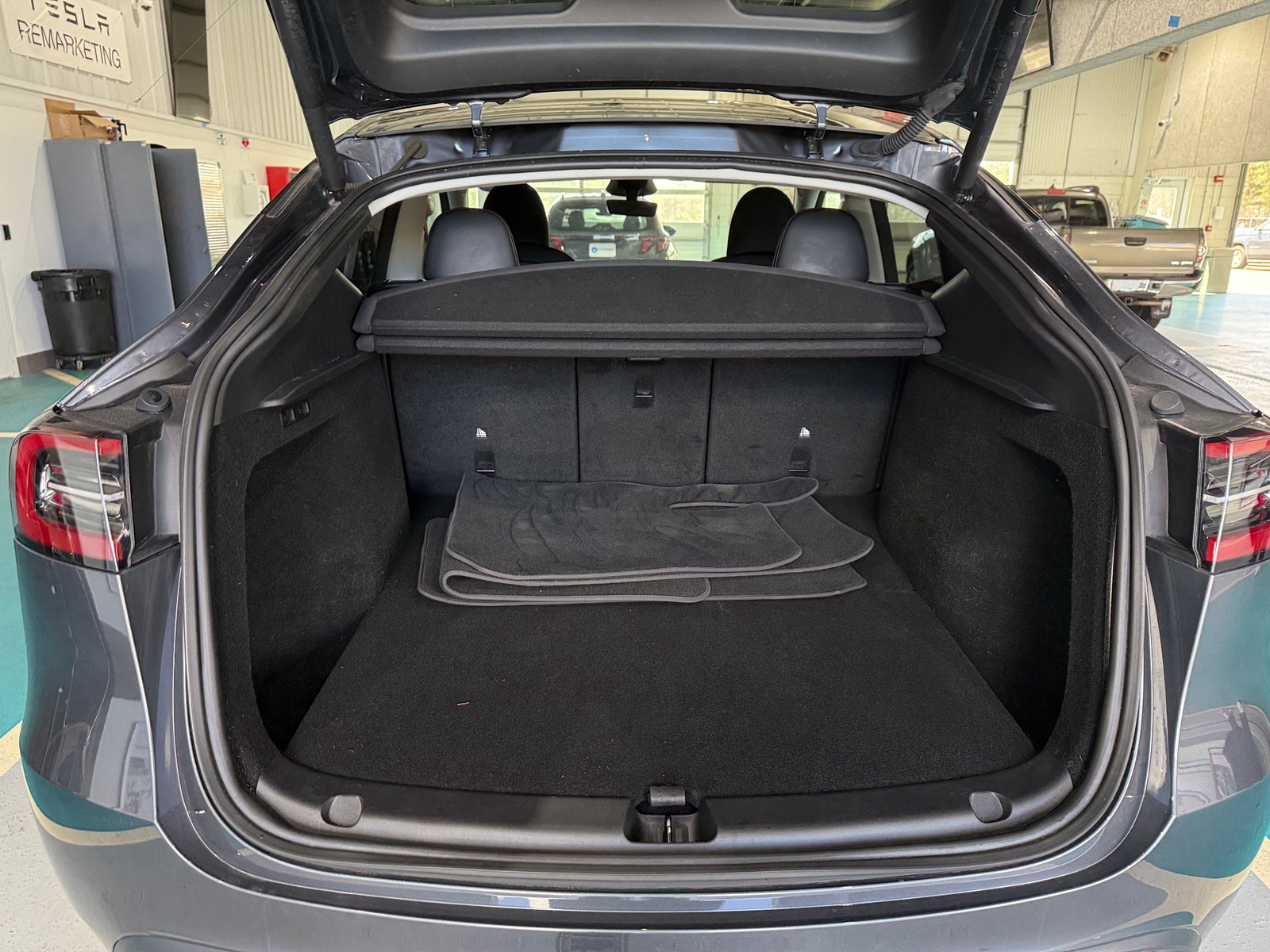 Thumbnail: 2023 Tesla Model Y - 6