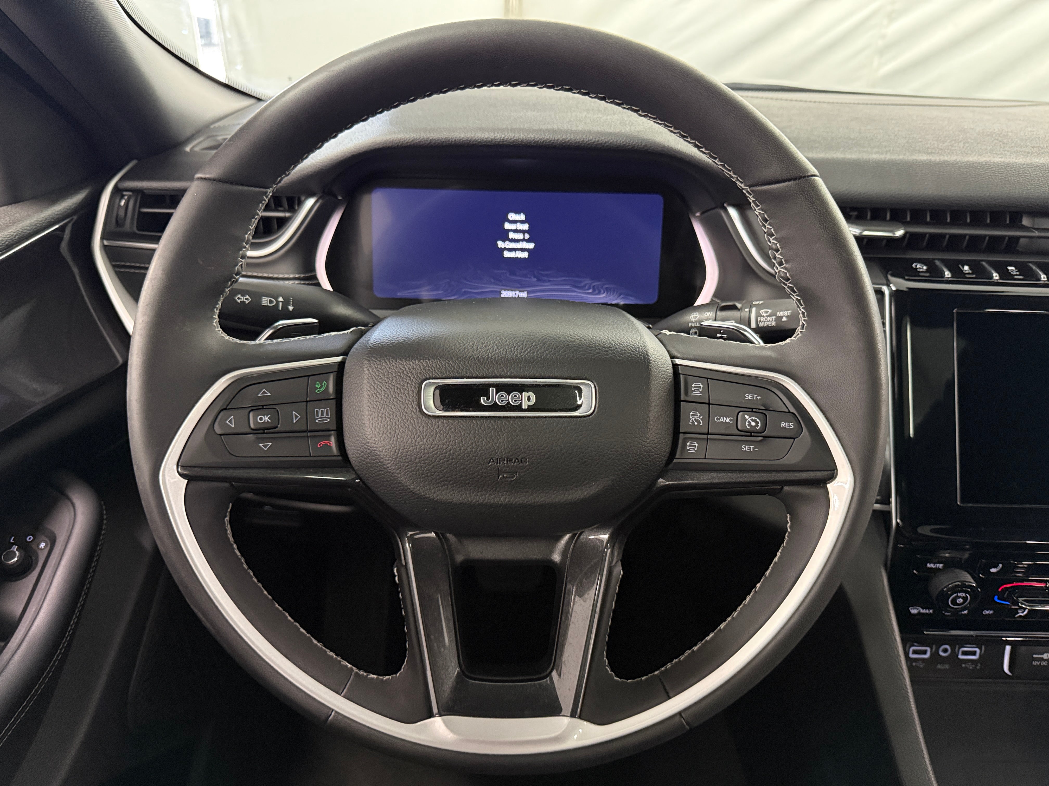 2023 Jeep Grand Cherokee L Altitude - Photo 2