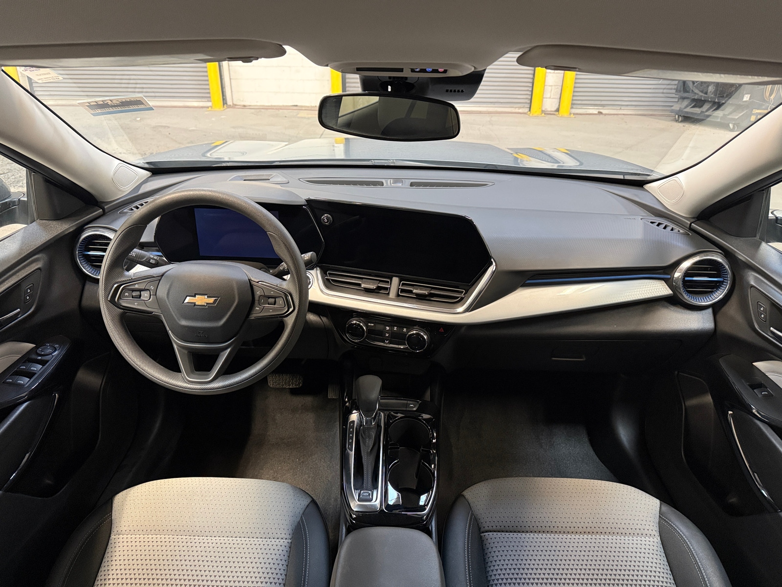 Thumbnail: 2025 Chevrolet Trax - 3