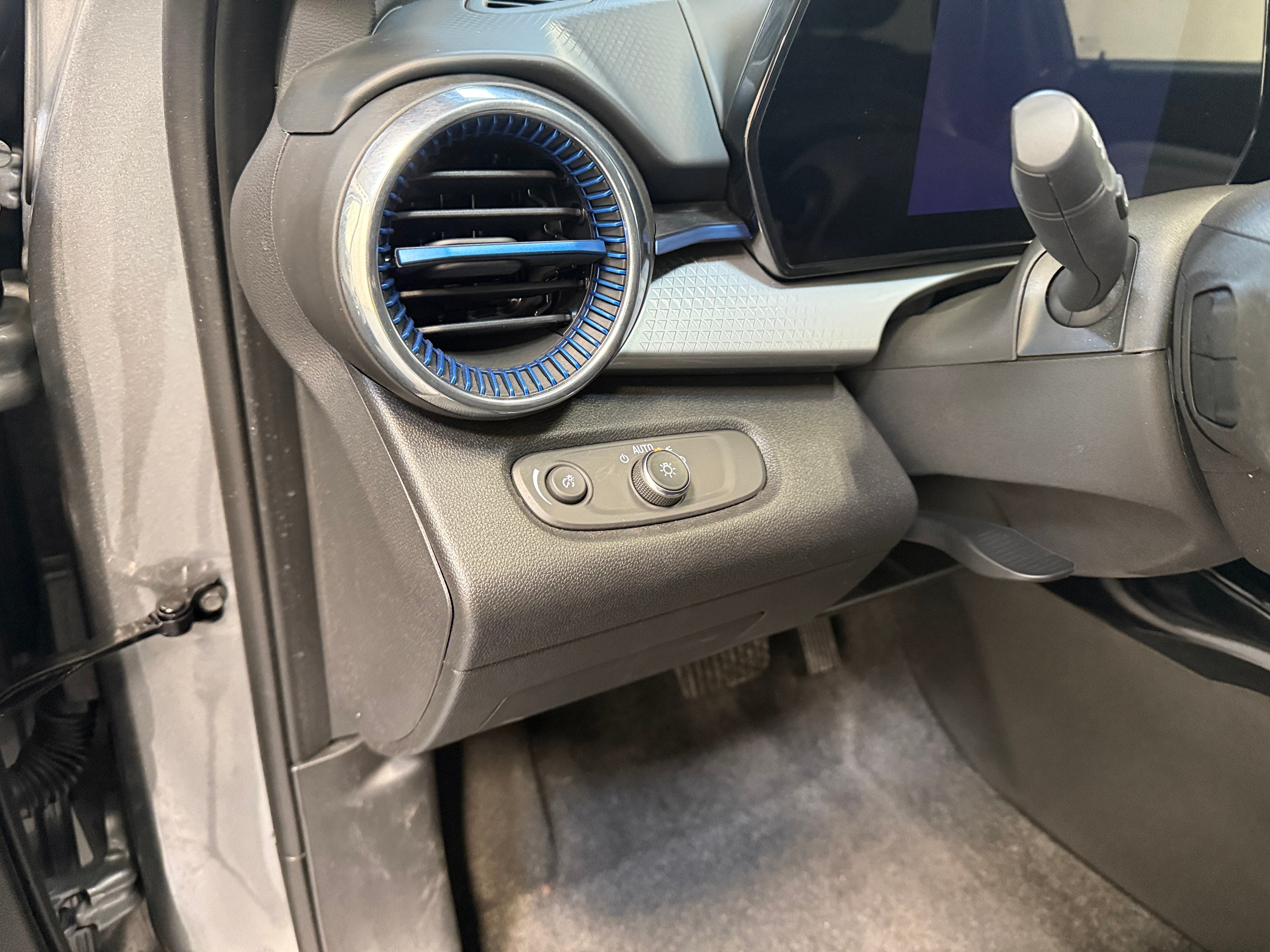 Used 2025 Chevrolet Trax LT with VIN KL77LHEP5SC229573 for sale in Auburn, WA