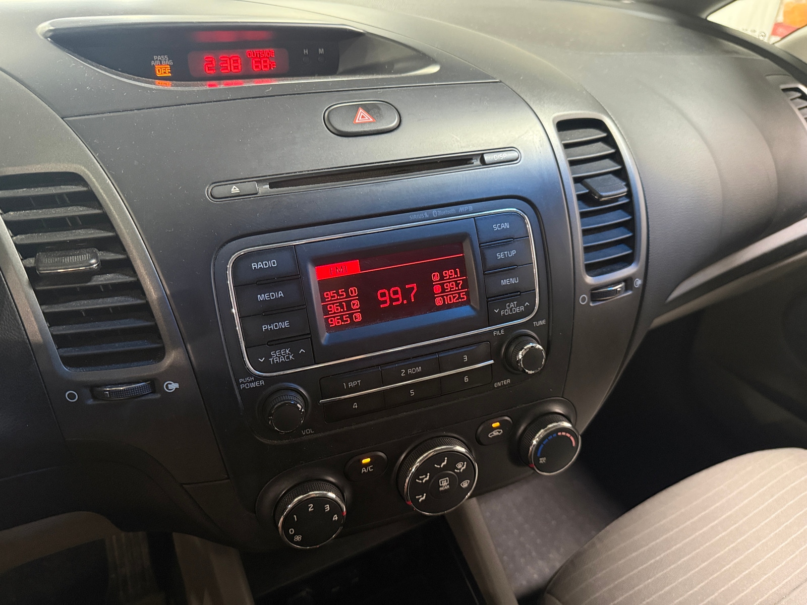 Thumbnail: 2014 Kia Forte - 4